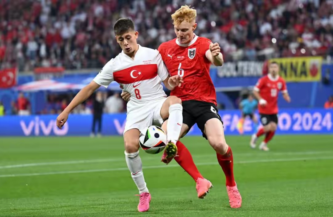 荷兰击败瑞士：晋级形势大好取得胜利