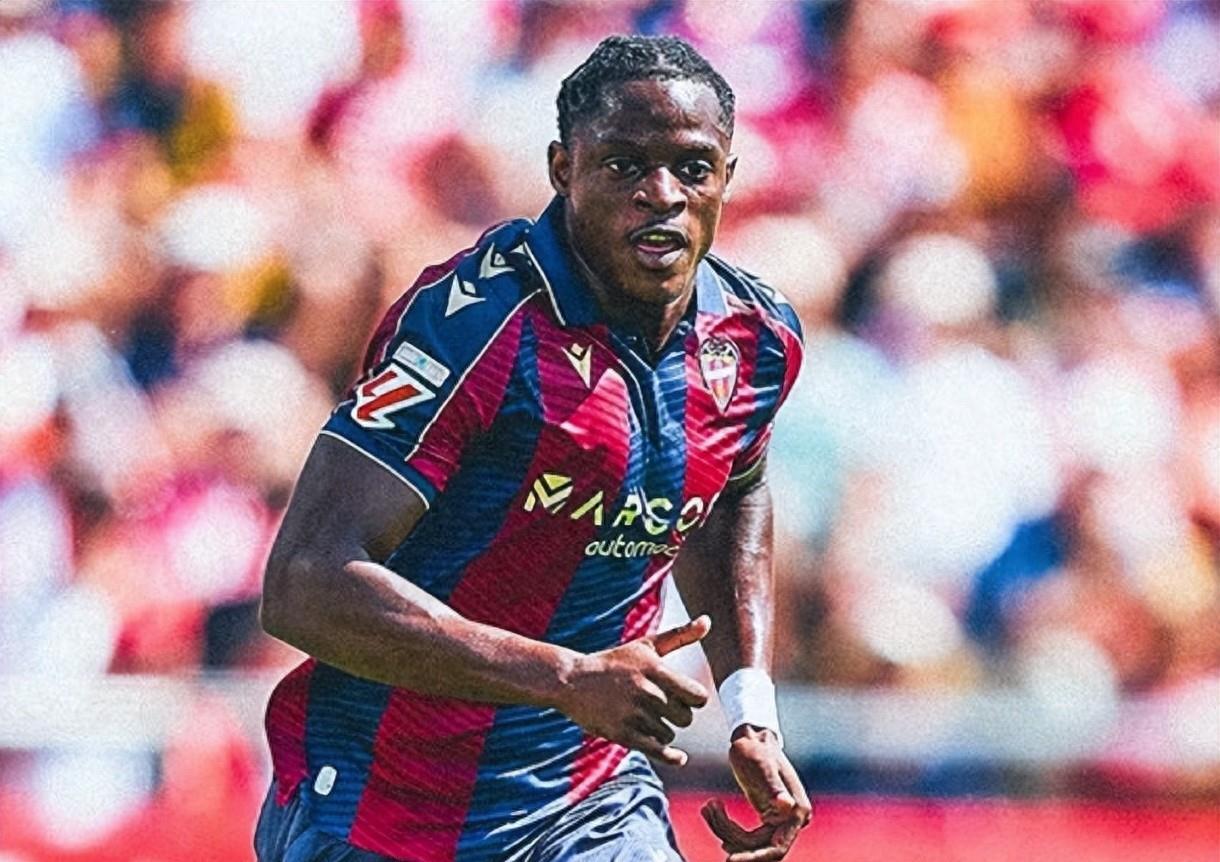 关于巴塞罗那前锋展现极致状态，领军球队前进的信息